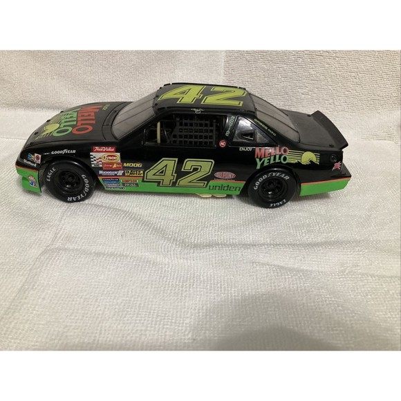 1992 #42 Kyle Petty Mello Yello Grand Prix NASCAR ERTL Diecast Car Racing 11 X 4 - Picture 12 of 16